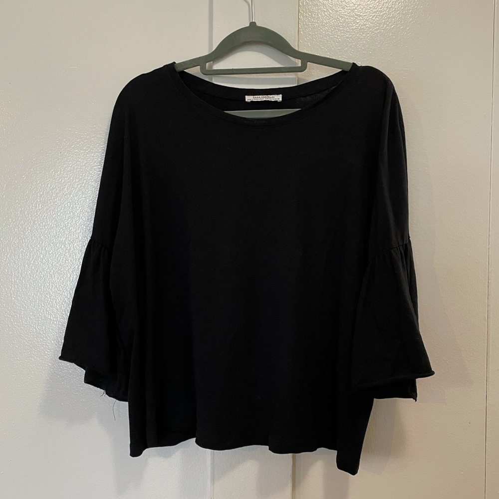 Black Zara top with flowy sleeves